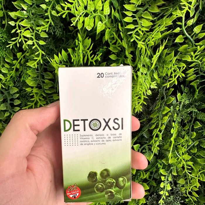 DETOXSI en la mano