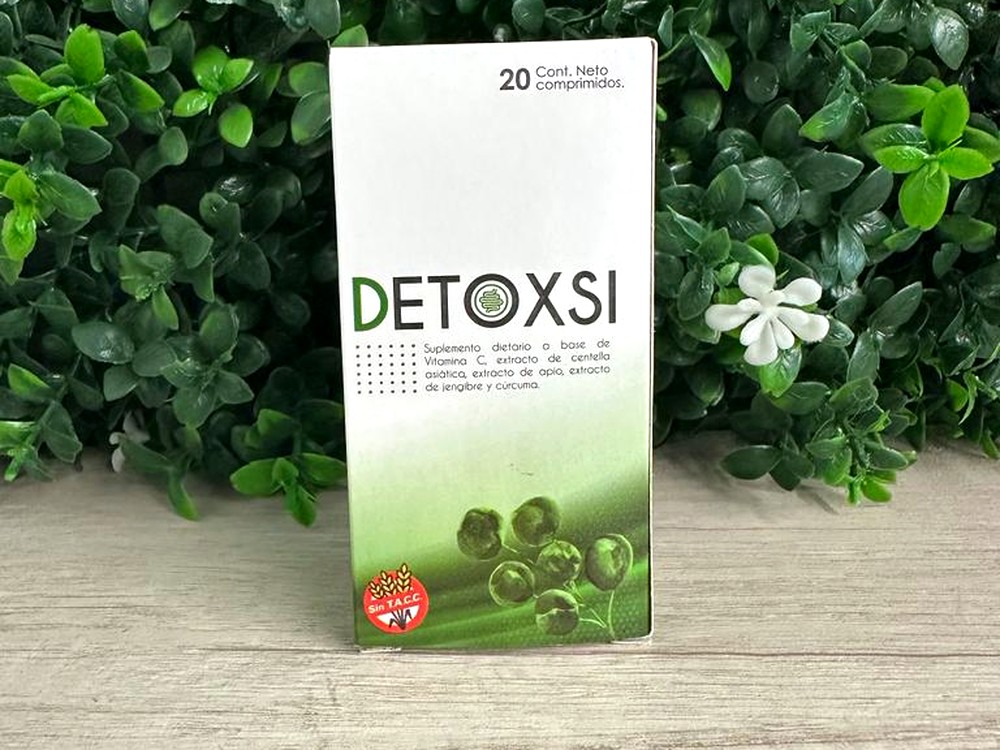Caja de DetoxSi con brócoli, manzana verde y palta